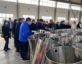 2023年2月8日赤峰市鄉(xiāng)村振興局郭局帶隊到公司指導考察